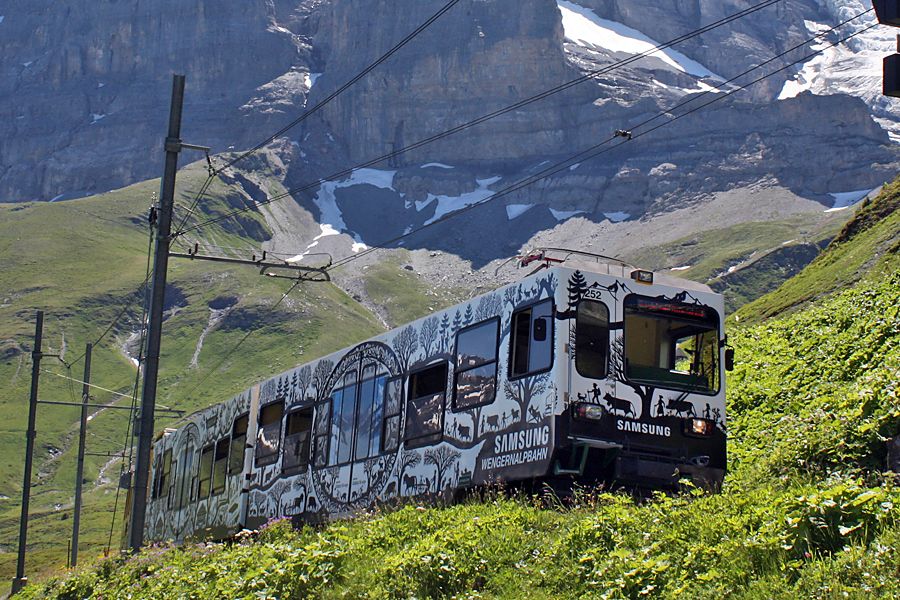 Scherenschnitte an Wengeneralp Bahn Scherenschnitte an Wengeneralp Bahn